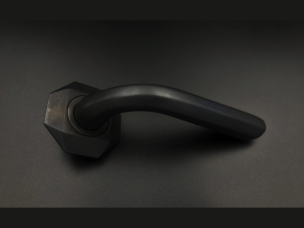 Дверная ручка на розетке Frank Allart 77787824 чернёная латунь