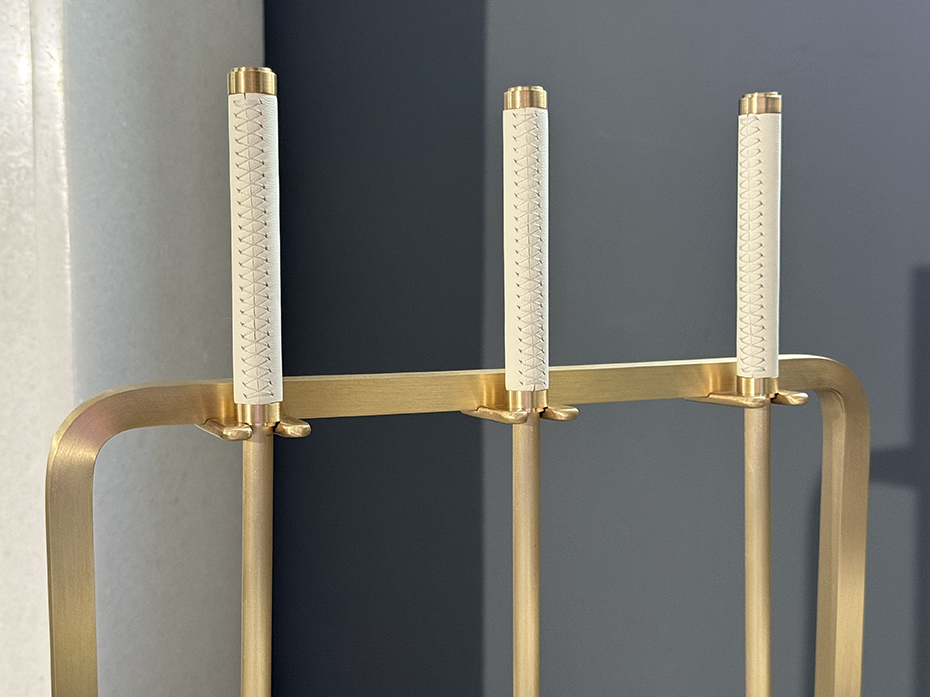 Каминный набор с дровницей FURNITEK FG-01130 матовая латунь