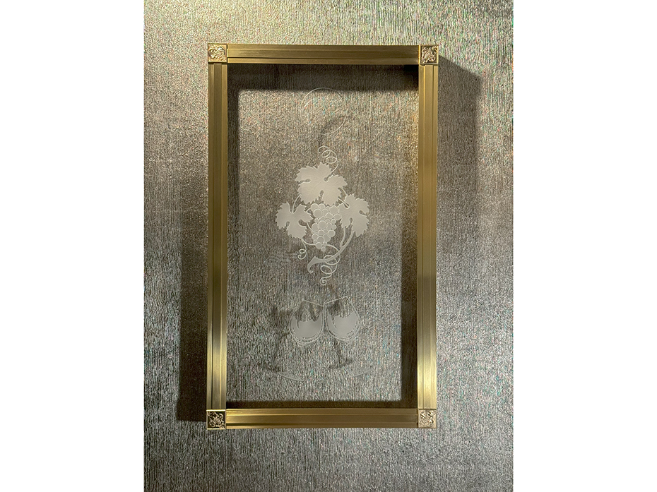 Панно для пробок на стену FURNITEK FG-04001 в латунной раме