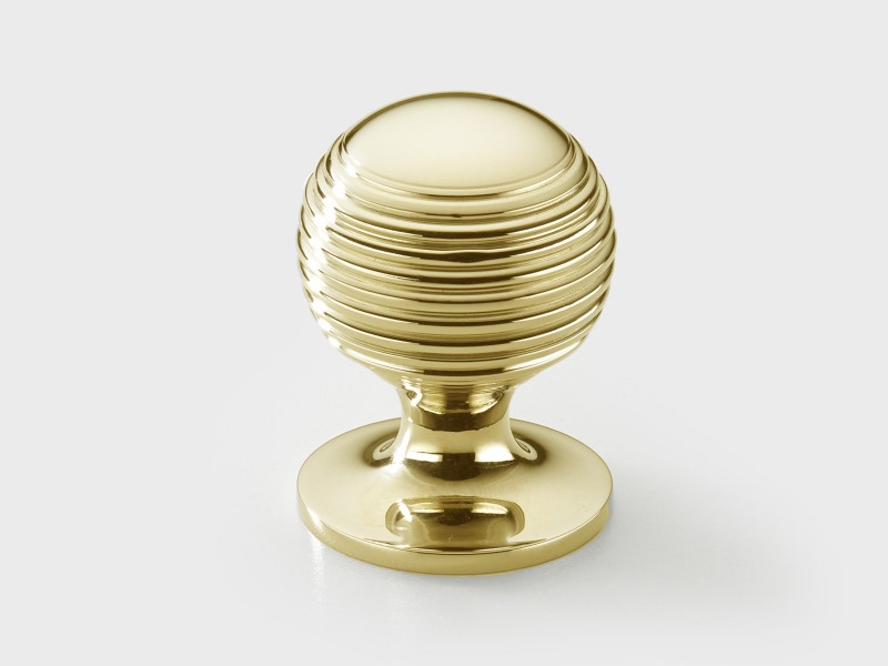 Мебельная ручка-кнопка Armac Martin Merrick полированная латунь