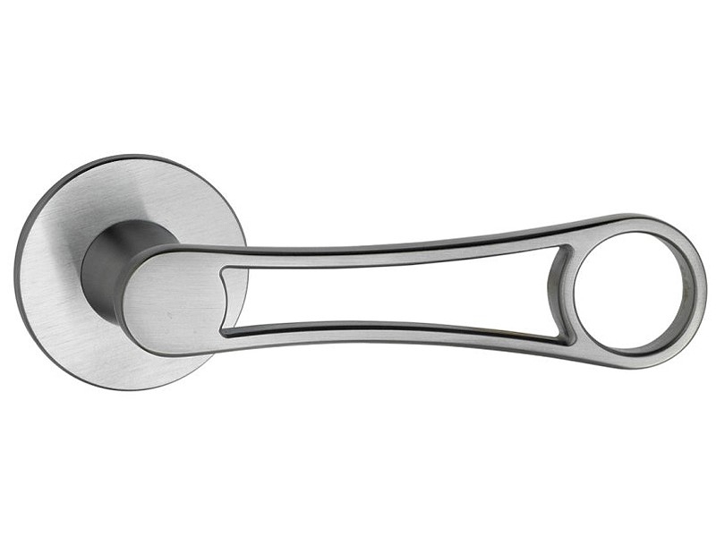 Дверная ручка на розетке Enrico Cassina SOBERAL C17711 матовый хром