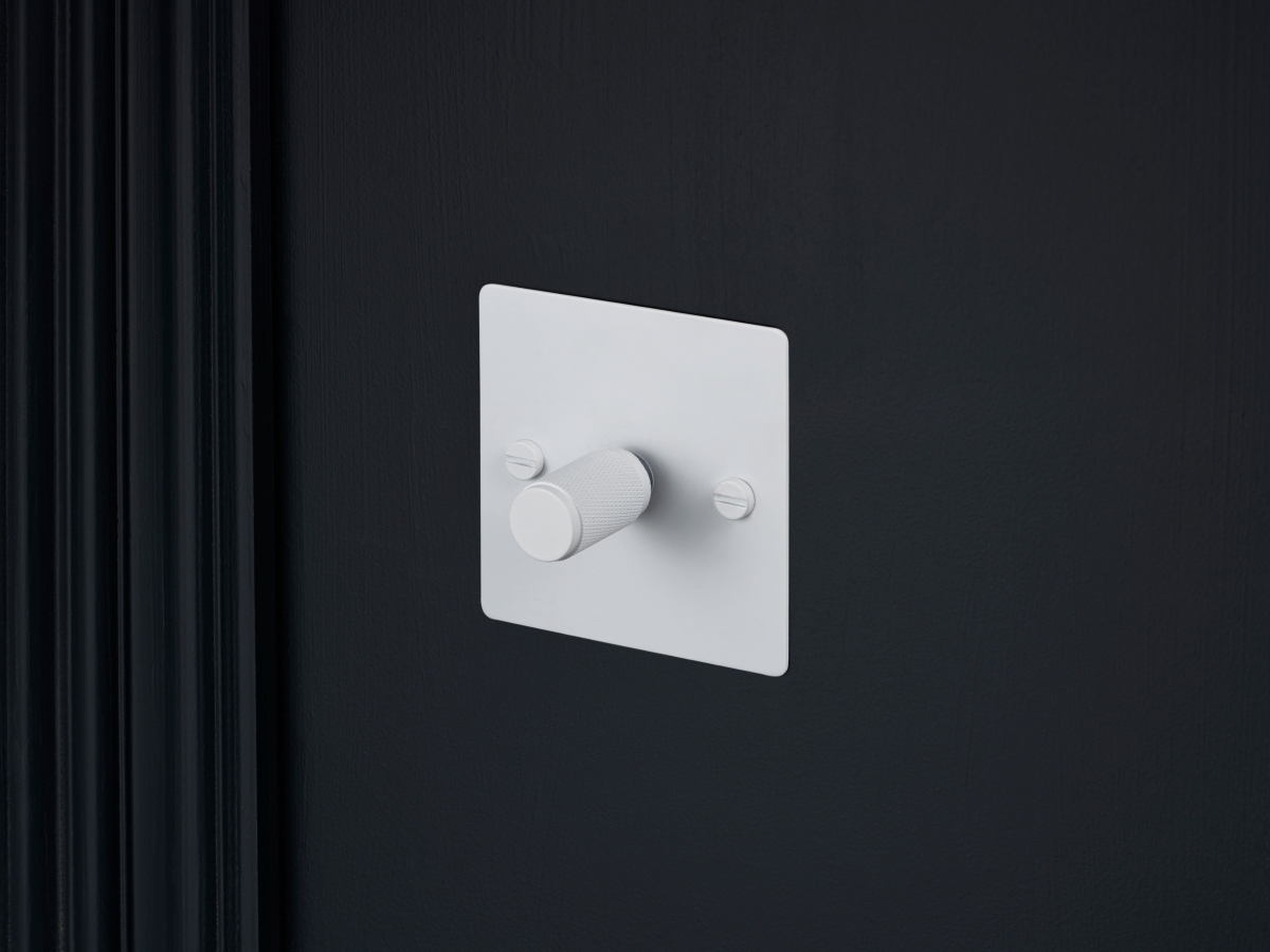 Диммер Buster & Punch одинарный UK-DI-CO-1G-WH-A белый