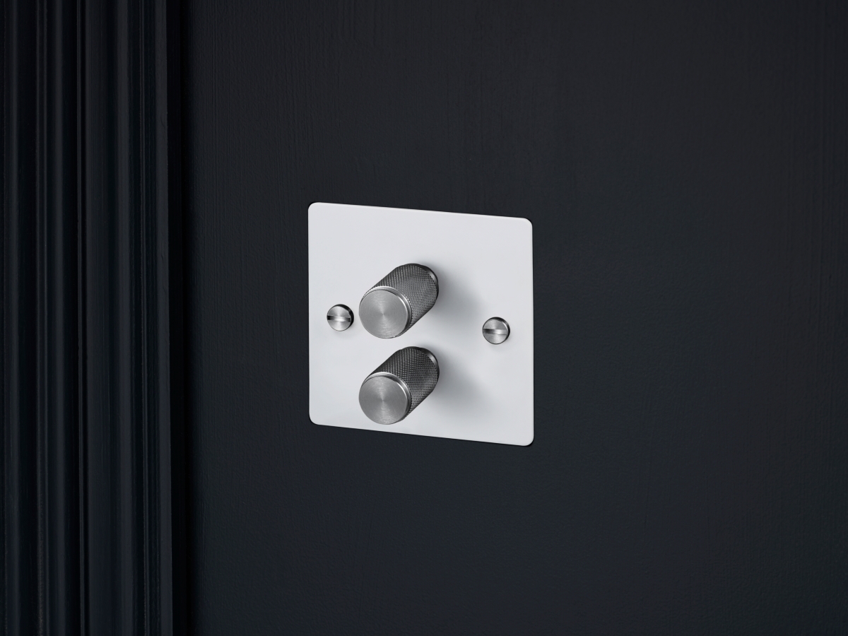 Диммер Buster & Punch двойной UK-DI-CO-2G-WH-ST-A белый