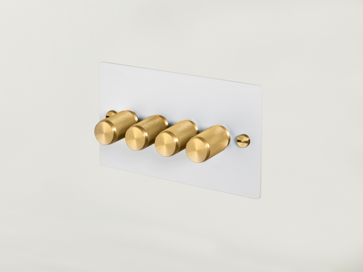 Диммер Buster & Punch четырехклавишный UK-DI-CO-4G-WH-BR-A белый