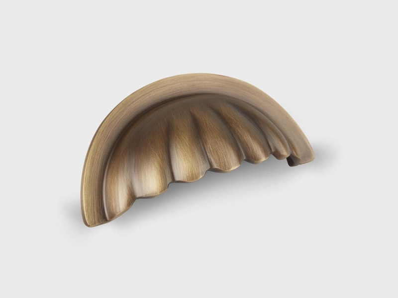 Мебельная ручка-ракушка Armac Martin Aberdovey 76мм  матовая бронза