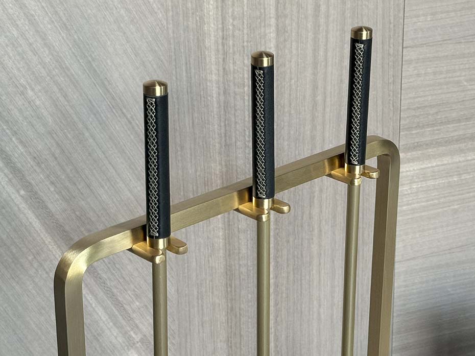 Каминный набор с дровницей FURNITEK FG-01117 матовая латунь