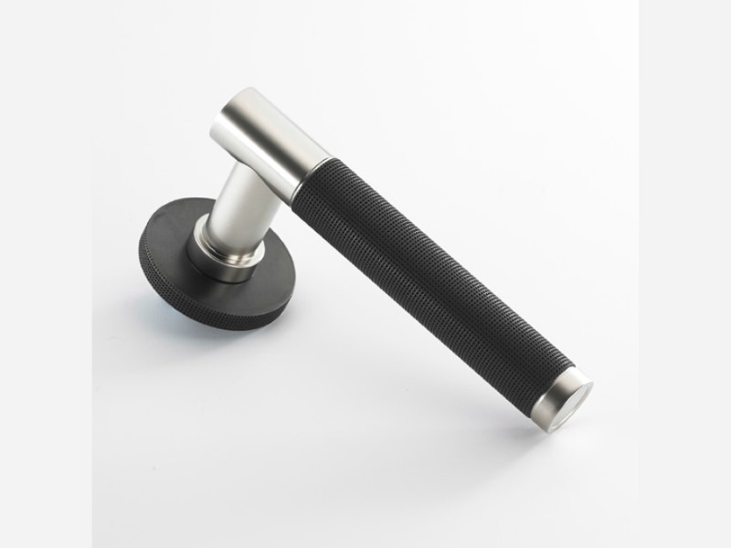 Дверная ручка на розетке Frank Allart nw1203501 чернёная латунь