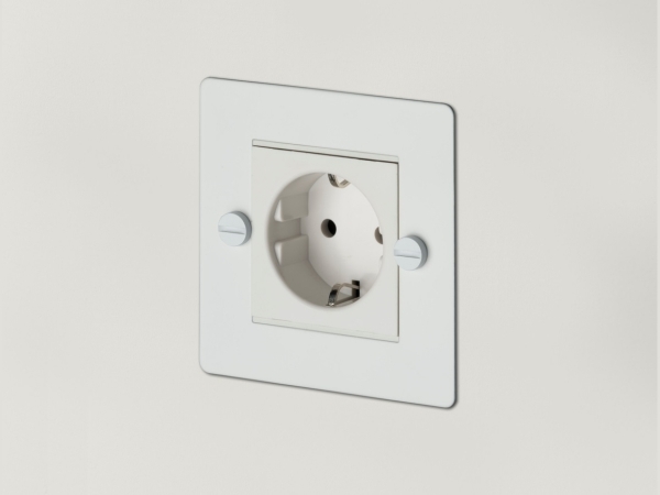 Розетка Buster & Punch одинарная 1G_Euro UK-MG-CO-1G-WH-A белый