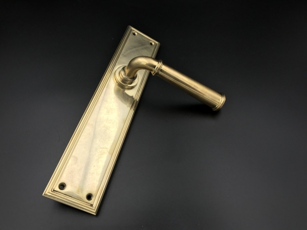 Дверная ручка на планке Frank Allart 77286837 полированная латунь