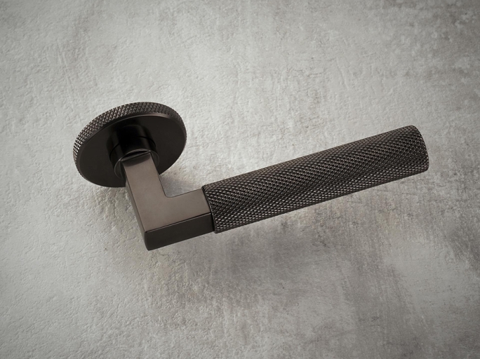 Дверная ручка на розетке Frank Allart 7725/7836 чёрная бронза