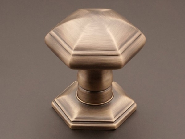 Дверная ручка-кноб Hamilton HK067 матовая бронза