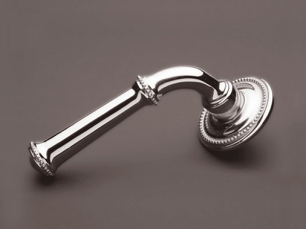 Дверная ручка на розетке Hamilton HL053B полированный хром