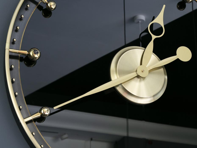 Часы матовая латунь стекло черный глянец Furnitek FG-1002024