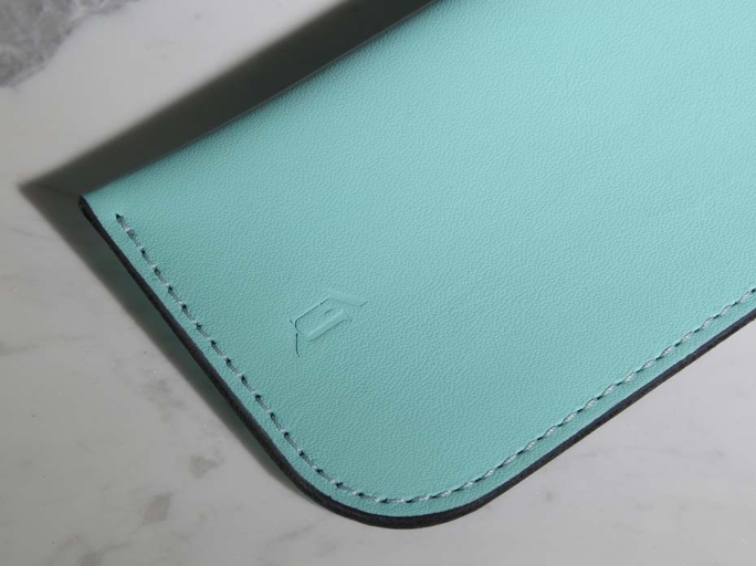 Футляр кожаный для очков FURNITEK FG-0102411 в подарочной коробке