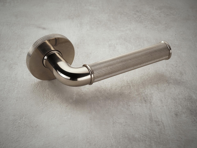 Дверная ручка на розетке Frank Allart 7758/7839 полированный никель