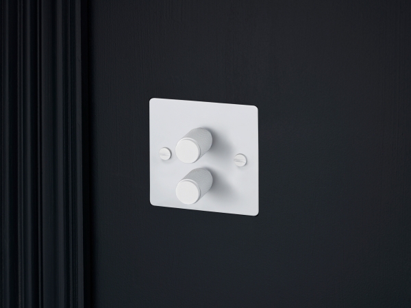 Диммер Buster & Punch двойной UK-DI-CO-2G-WH-A белый