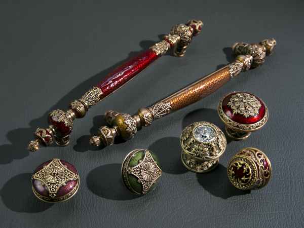 Мебельные ручки скобы и кнобы Edgar Berebi