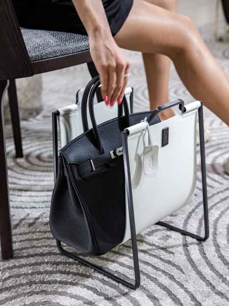 Подставки для сумок из латуни с натуральной кожей